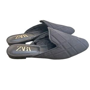 Zara Black quilted slip on closed toe Mules slippers size EU 38 or 7.5